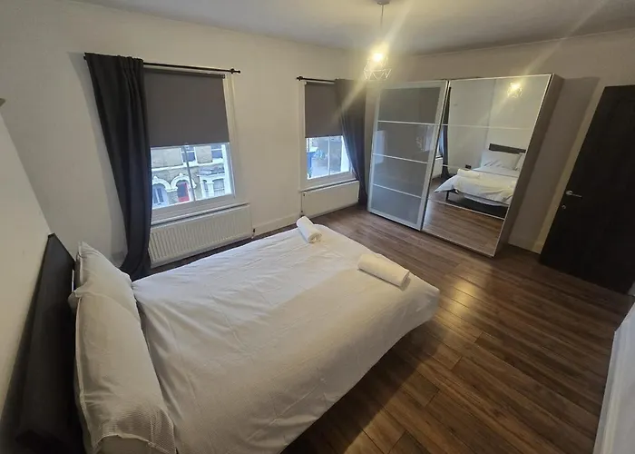 Brixton 5 Bedroom Wonder
